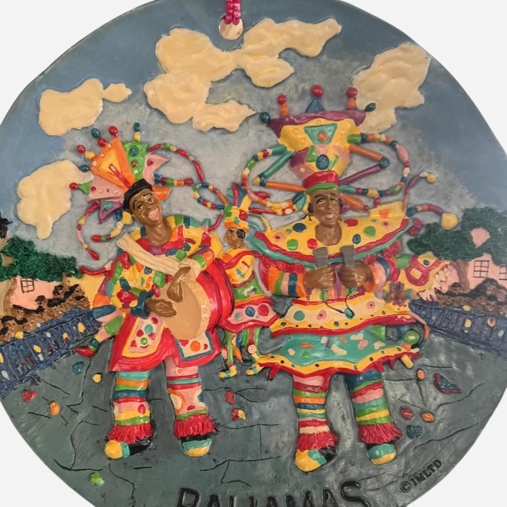 Traditional Bahamas decorative souvenir plackard with beaded hang string